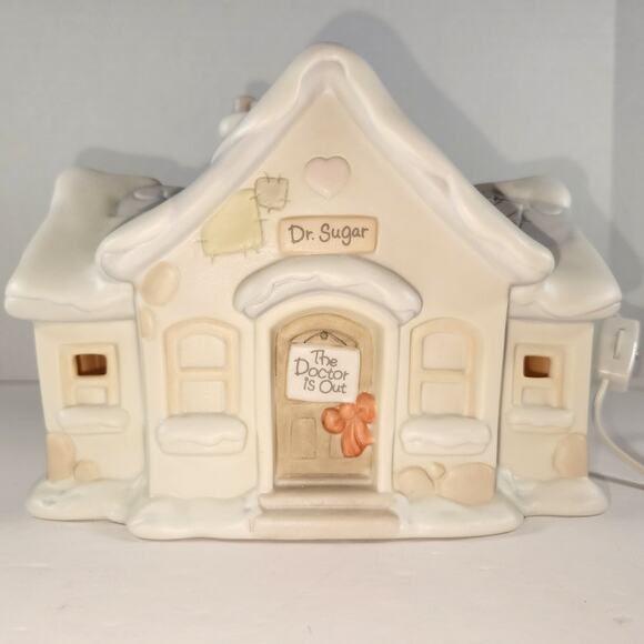 Precious Moments Sugar Town Doctor's Office Nightlight  Figurine Enesco 529869 - Picture 2 of 16